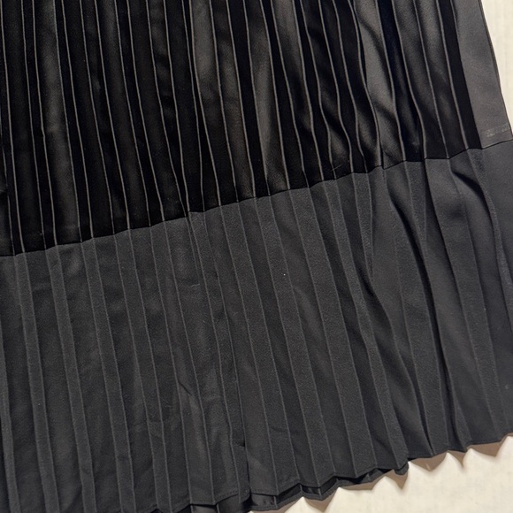 HOBBS LONDON Thandie Pleated Midi Skirt Black Side Zipper Preppy Office Size 12 - Picture 3 of 15